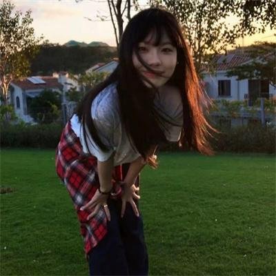 骆驼女孩的沙漠之旅